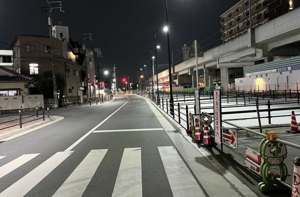 JR阪和線長居駅の側　高架下　通行止めの画像