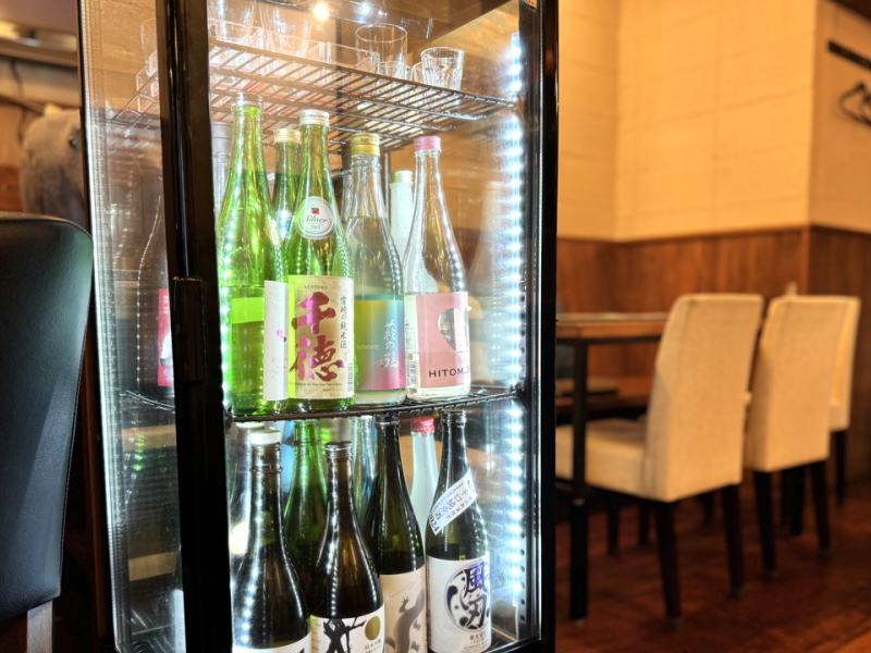「キッチン　カタクラ」は、さまざまな種類の日本酒