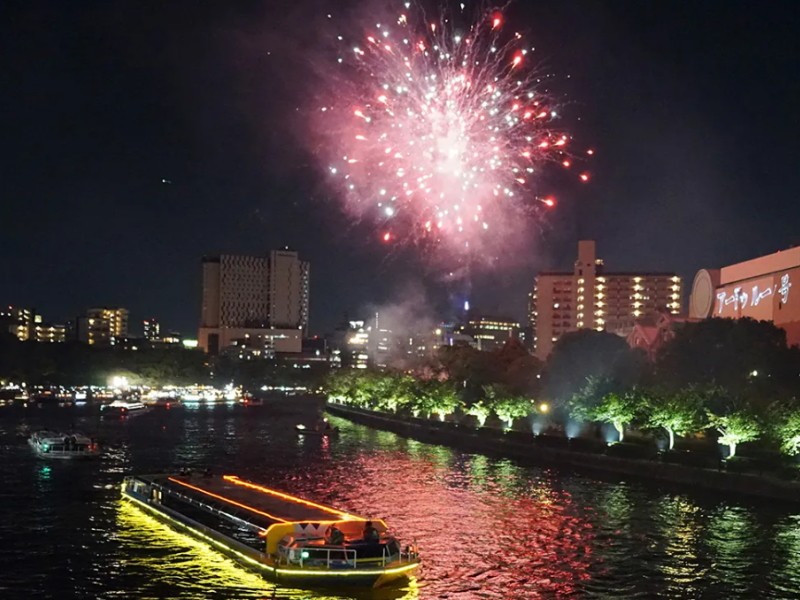 ホテルニューオータニ大阪側から見た天神祭奉納花火