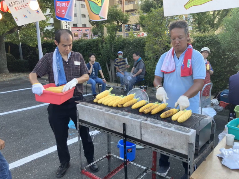 長居夏祭りの屋台やきとうもろこし