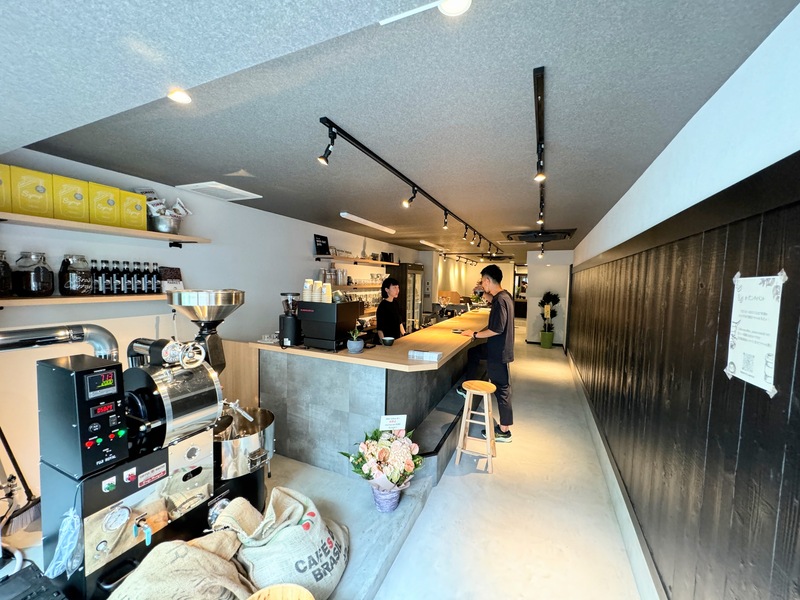 住吉区長峡町のカフェ「SRM Coffee No,2」の店内画像