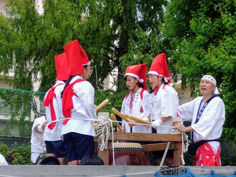 住吉区生根神社の子ども太鼓の様子