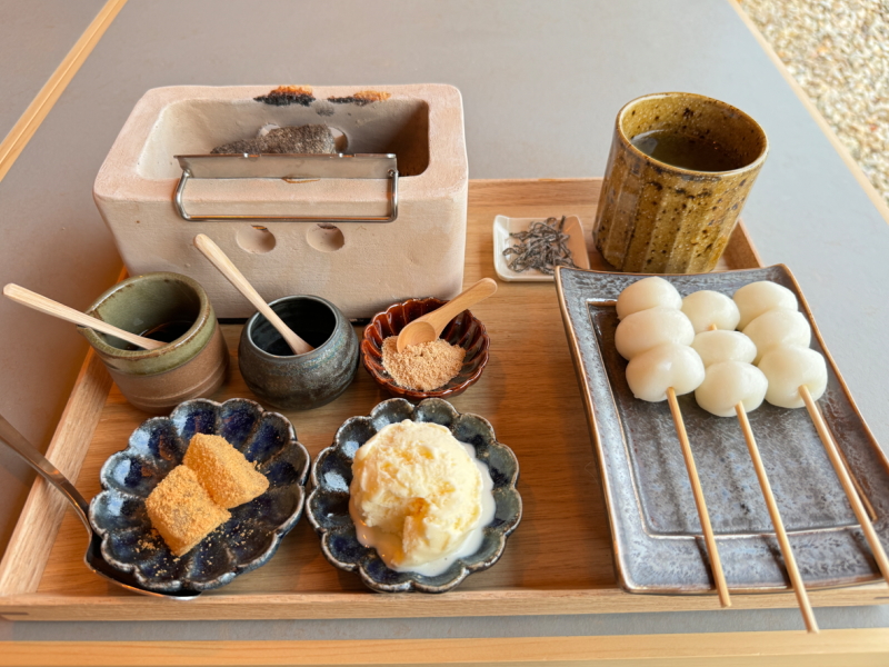 兎茶やの串はらい団子セルフ焼きセット