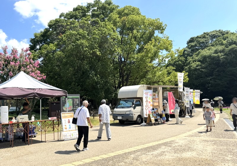 長居植物園内のキッチンカー