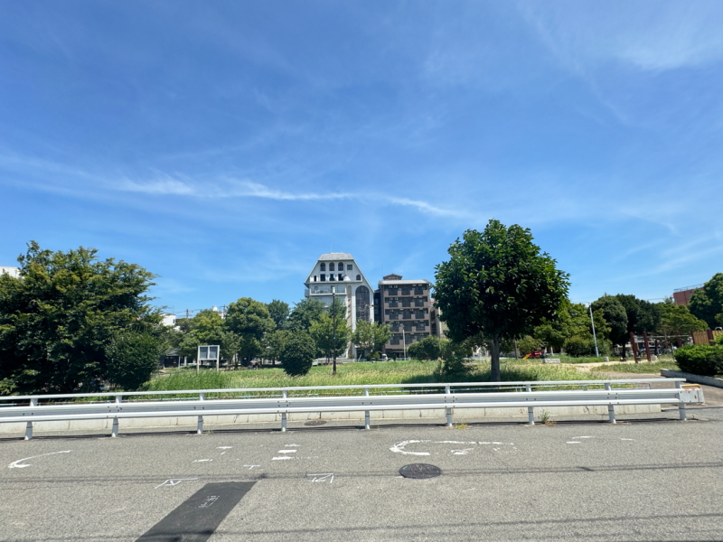 「フィルパーク大阪長居西」の前の西長居公園