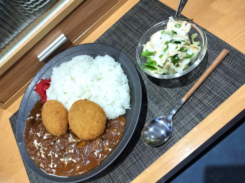 カニクリームコロッケハヤシ