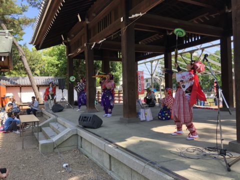 すみ博のイベント　皿回しの様子