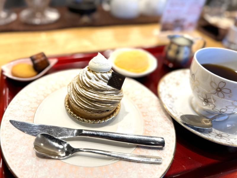 長居公園　桜珈琲のモンブランケーキセット