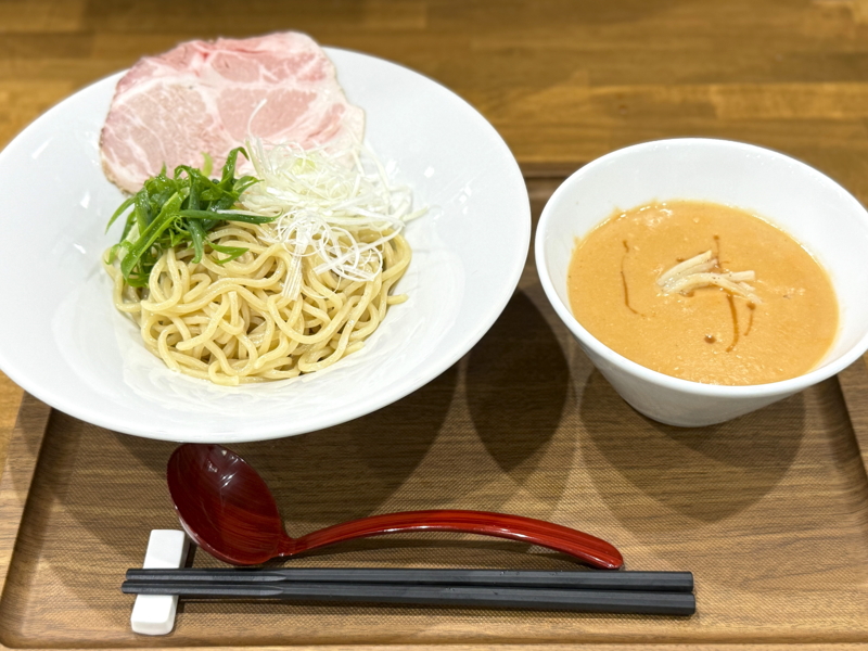 長居にグランドオープンするえびそば屋のつけ麺