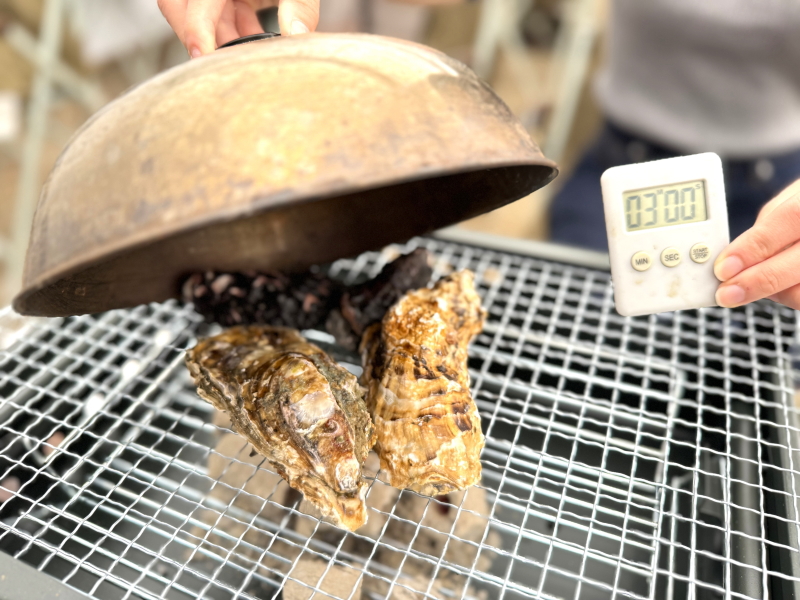 住ノ江プールの牡蠣小屋の牡蠣の焼き方