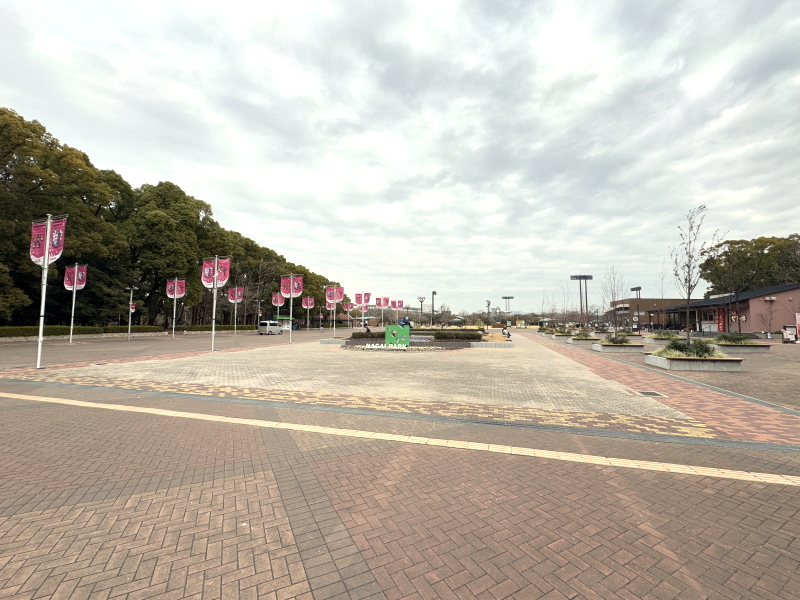 長居公園　南西広場