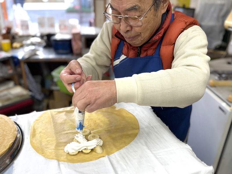 阿倍野王子町　手づくりまんじゅうとクレープの店「千成春屋」のおっちゃん