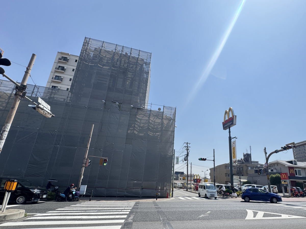 【長居】洋服の青山跡、なんか工事してました。