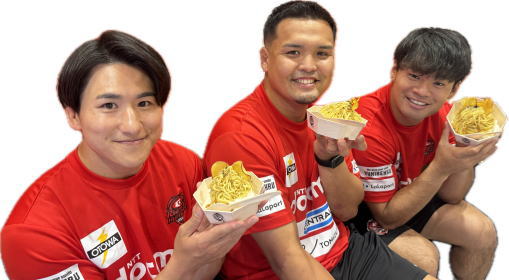 住之江区アンバサダー
安田 司(やすだ つかさ)選手、山口 泰輝(やまぐち たいき)選手と、住吉区アンバサダーの金 勇輝(キム ヨンヒ)選手