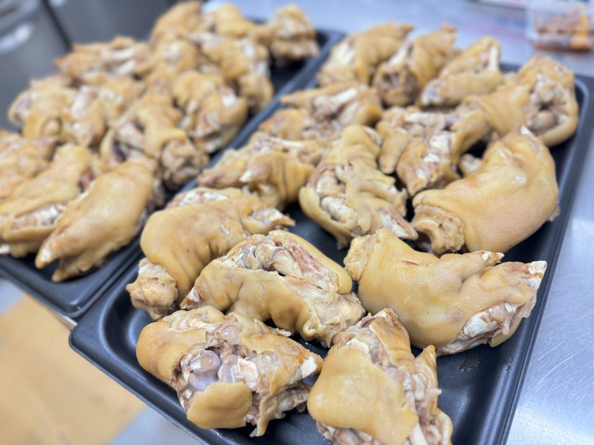 駒川商店街 「お惣菜のほほ笑み」の豚足