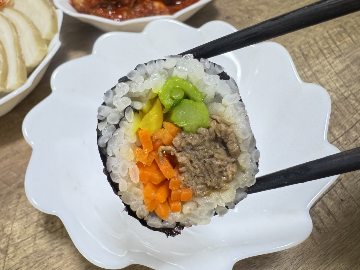 駒川商店街 「お惣菜のほほ笑み」の焼肉キンパ