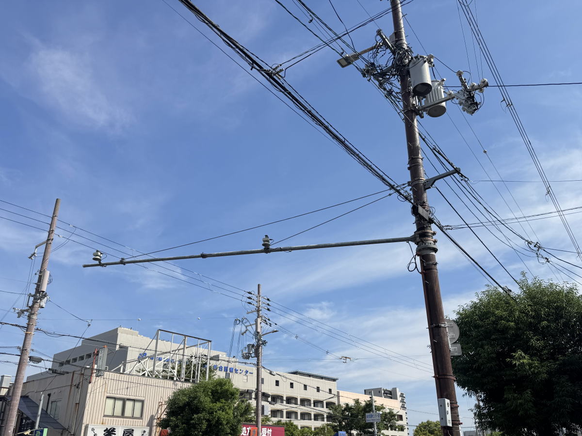 住吉区万代の電柱