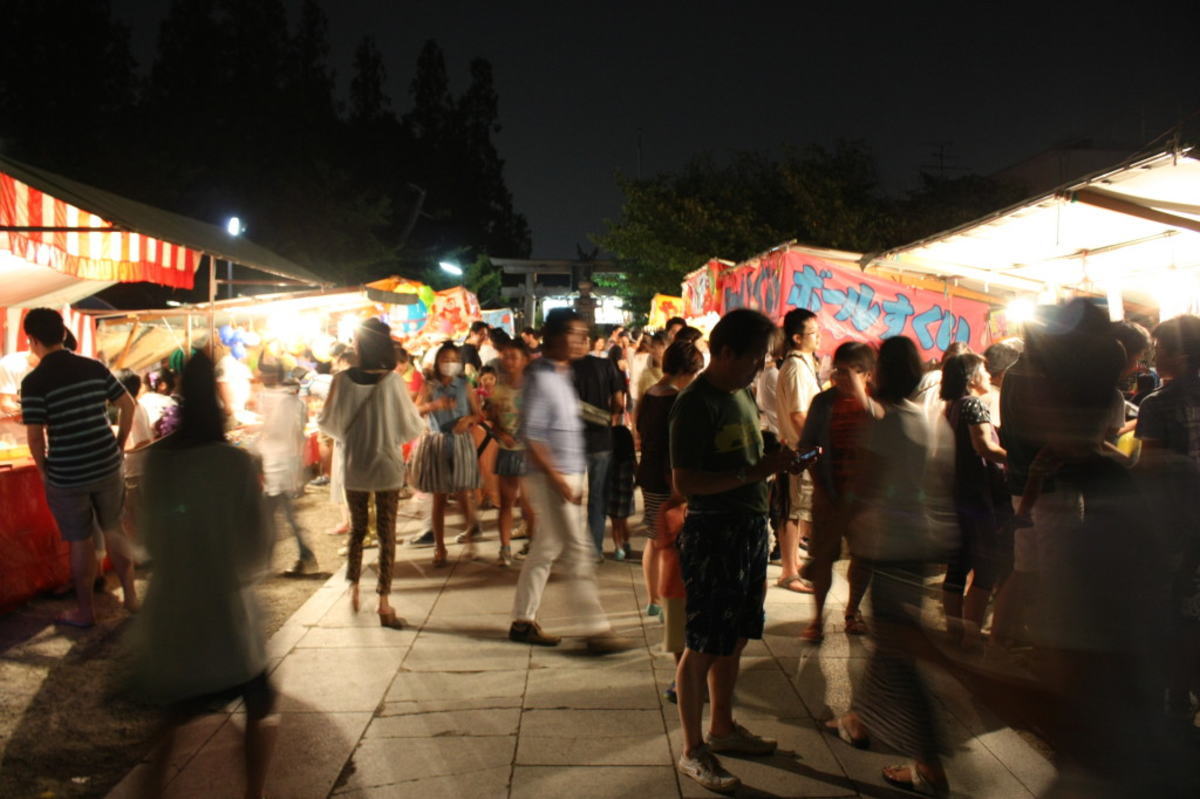 阿部野神社の夏祭りの屋台の様子