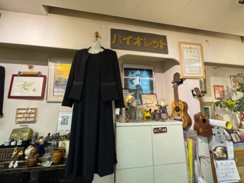 住吉区近くで礼服が買える！駒川商店街、冠婚葬祭に強い店「バイオレット」喪服も揃ってて急な用意にも安心