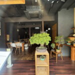 住吉大社近く「素麺と手毬 八雲」の店内