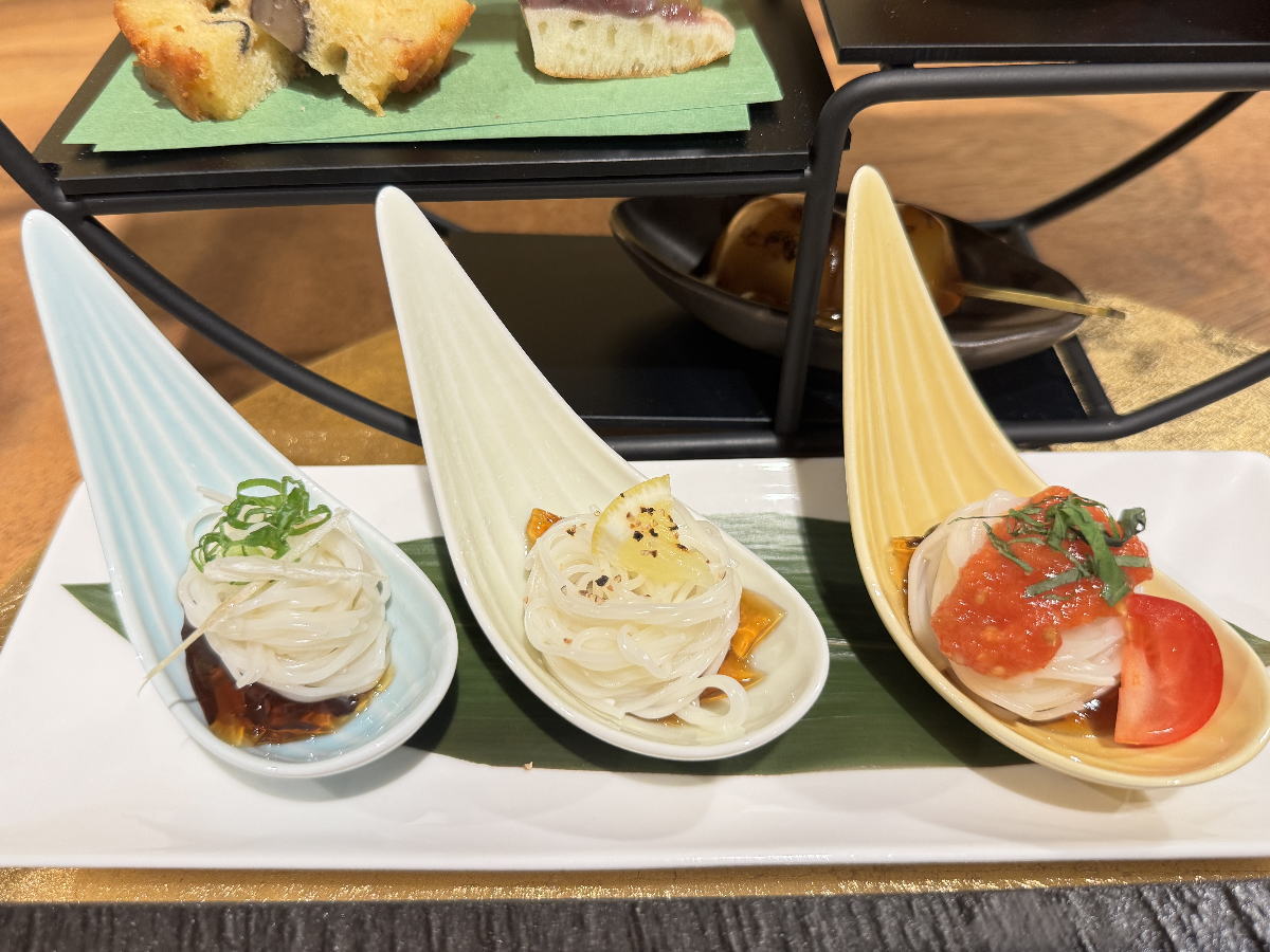「素麺と手毬 八雲」の素麺