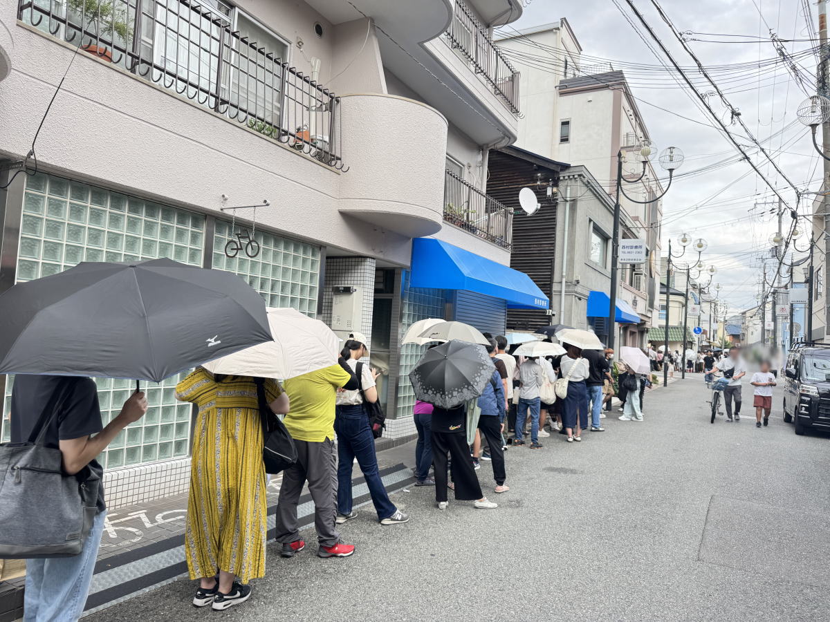 クレープ喫茶えんどう南田辺店のオープン日の行列