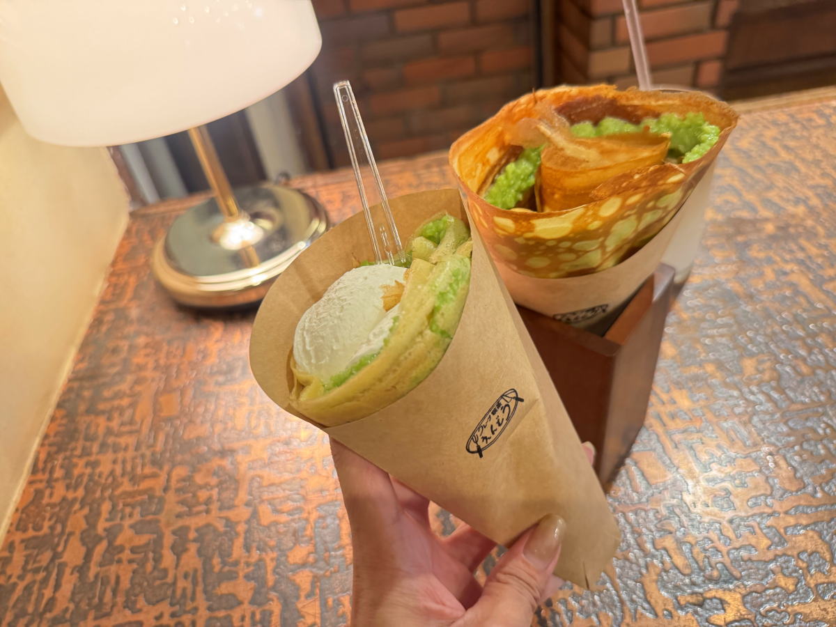 「クレープえんどう」の3号店「クレープ喫茶えんどう 南田辺店」のずんだ生クリームクレープとずんだバタークレープ