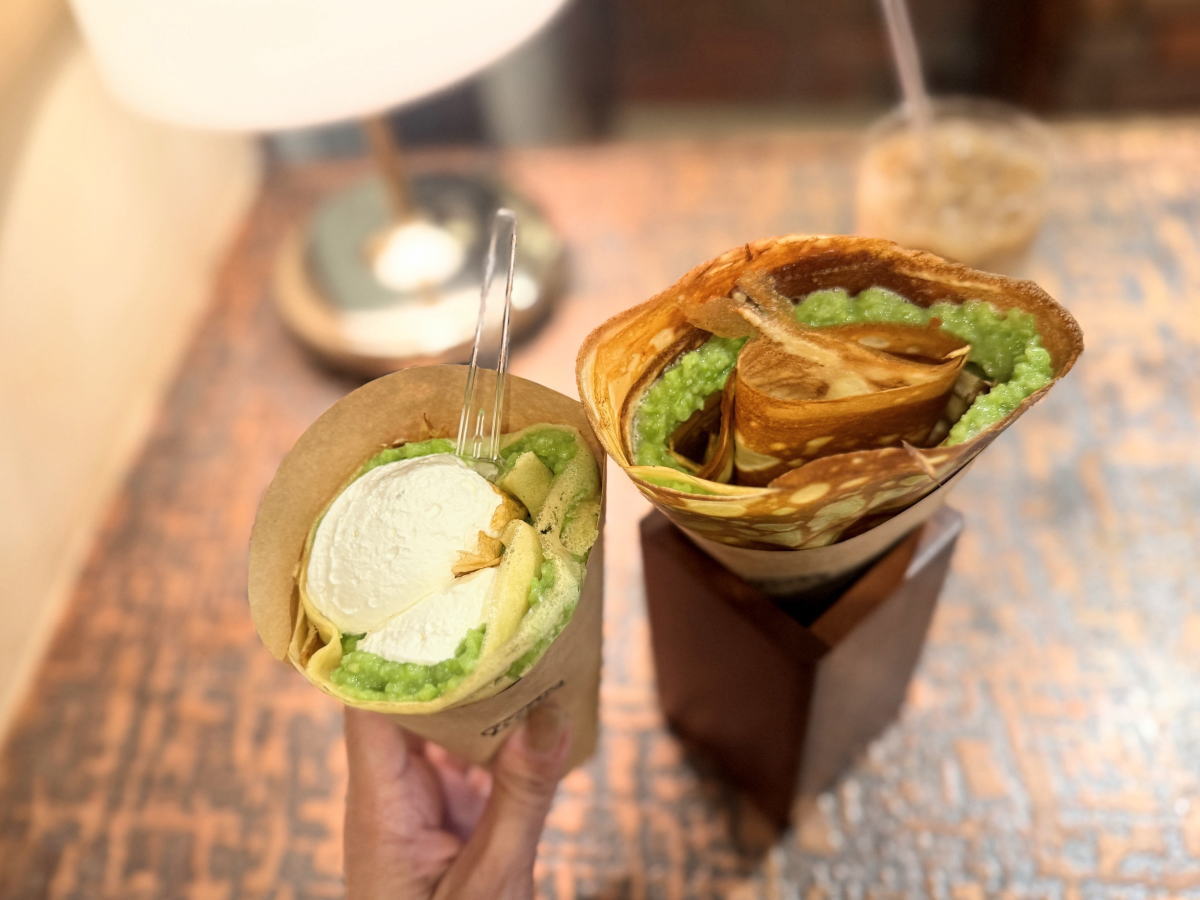 「クレープえんどう」の3号店「クレープ喫茶えんどう 南田辺店」のずんだ生クリームクレープとずんだバタークレープ