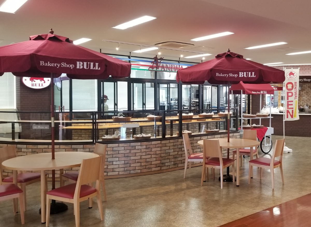 浪速高校の“天空レストラン”にあるベーカリーショップ「NANIWA Bakery Shop BULL(ブル)」