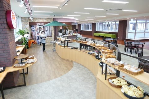 浪速高校の“天空レストラン”にあるベーカリーショップ「NANIWA Bakery Shop BULL(ブル)」