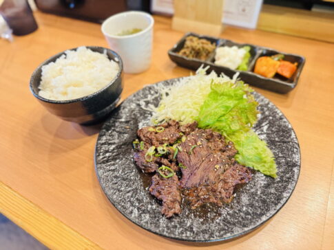 あびこの焼肉屋にくのひのハラミ弁当