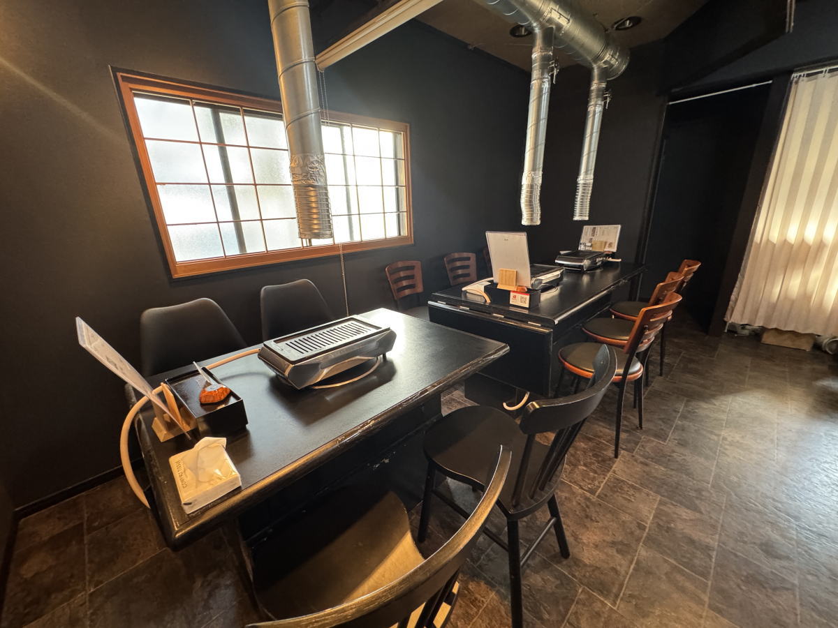 あびこの焼肉屋にくのひの2階テーブル席