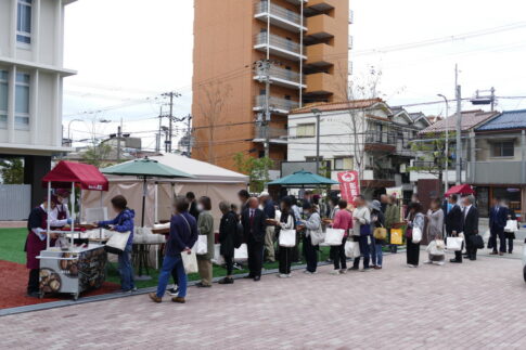 浪速高校「ベーカリーBULL」一般むけの期間限定の食パン