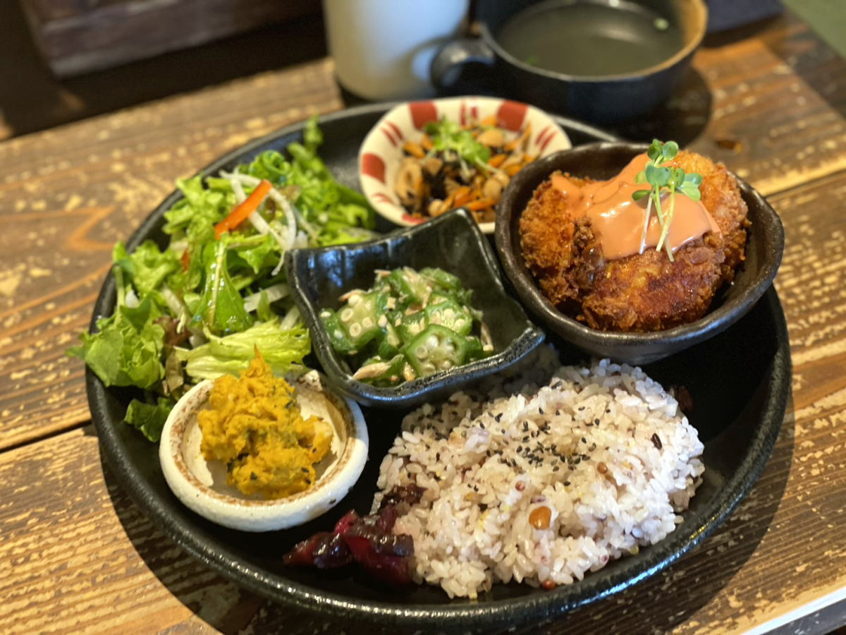 長居「カフェグルー」プレートランチ