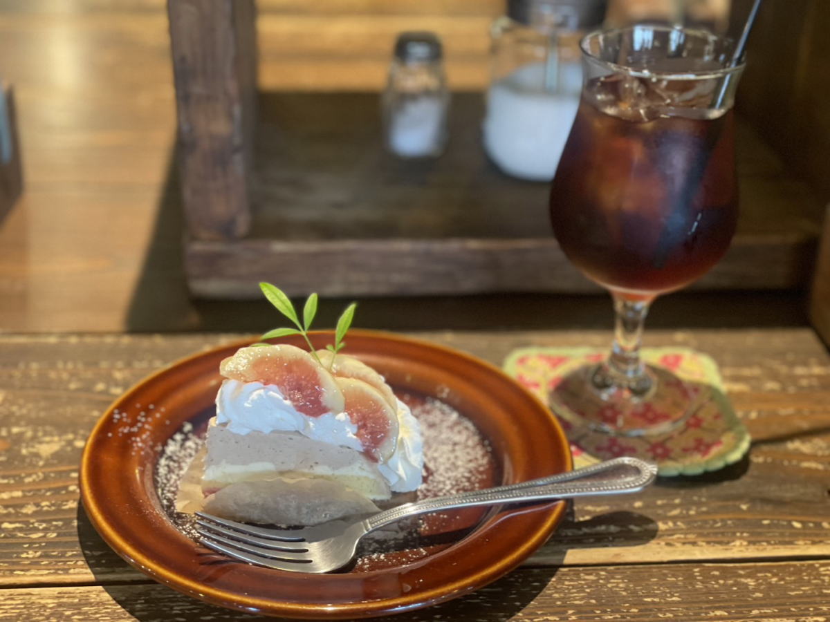 長居カフェグルーの無花果ケーキ