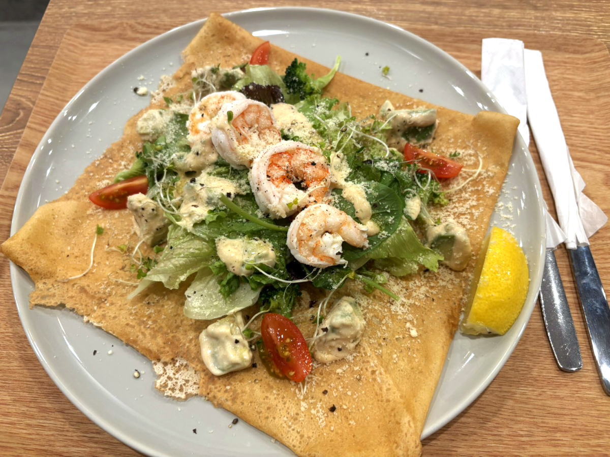 西田辺駅近く「スイーツカフェくるくる」オープン！えびとアボガドのおさらだクレープ【すみつーグルメ】