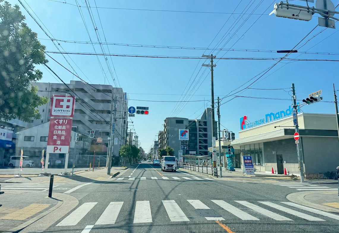 「スーパー万代 苅田店」が改装で休業してる。3月下旬オープンみたい。