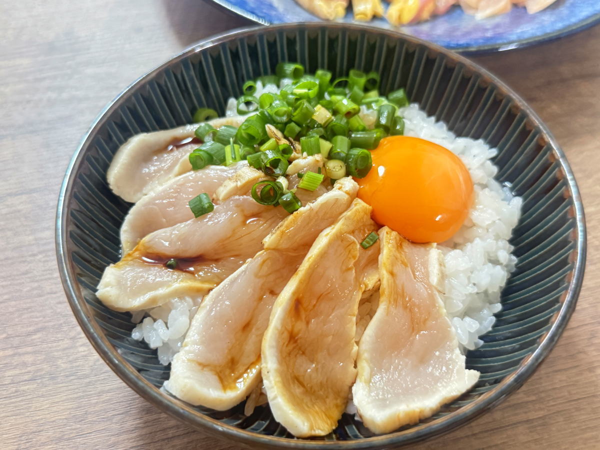 梅松　ムネたたき丼