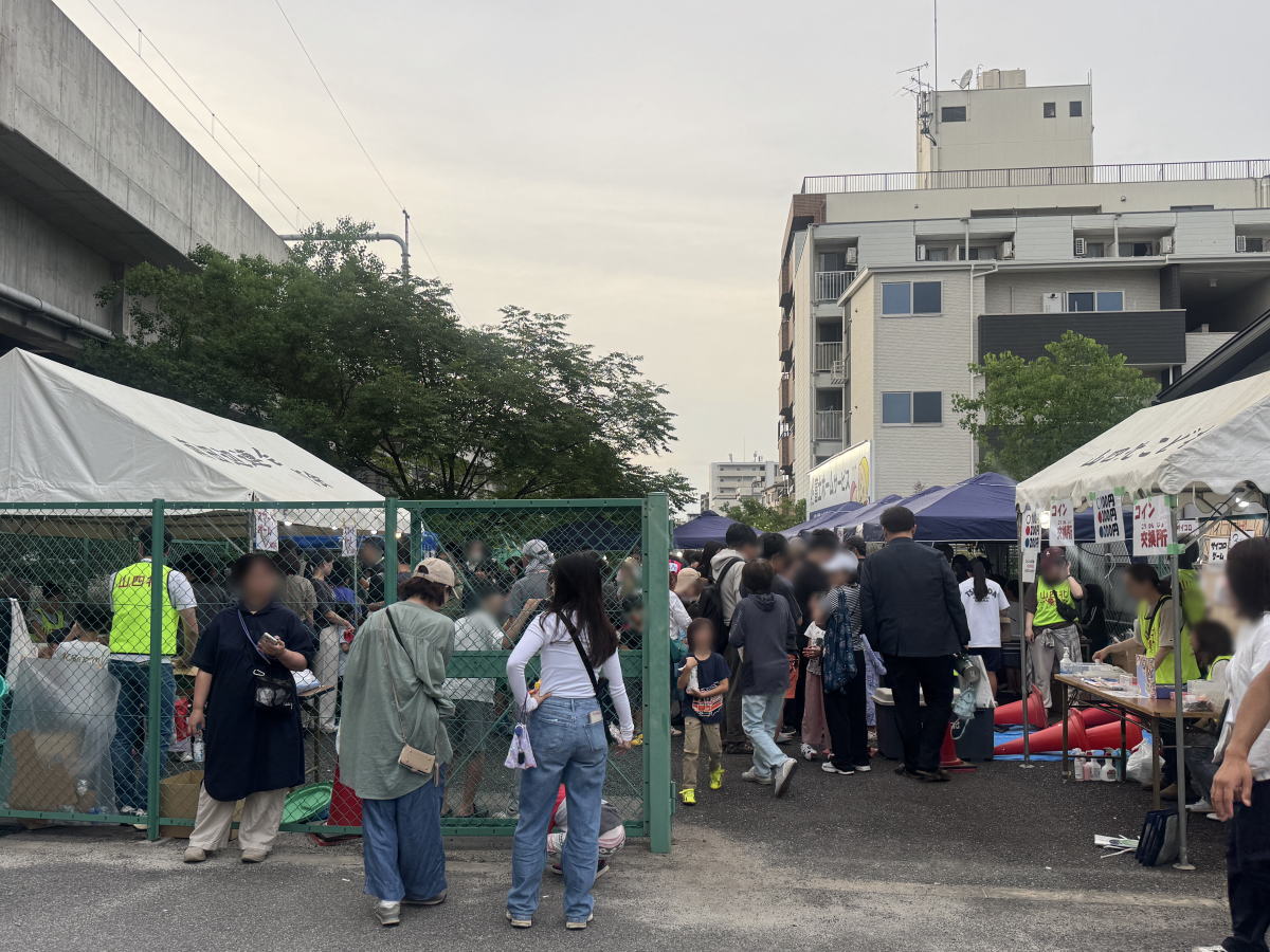 山四北の夏祭り「夜店」の様子。めっちゃ賑やか!(南田辺連合振興町会)2026年6月