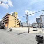 あれっ？ここパーキング？長居にシオノギ製薬あったって知ってた？建物解体されてる。