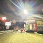 ヤンマースタジアム長居前駐車場、約4ヶ月間も貸切になってる。一般人は使われへんみたい。(長居公園中央駐車場)なんか箱もできてる。