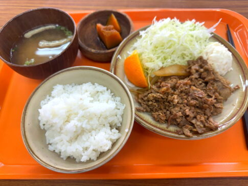 阪南高校の生徒にまざって「学食」たべてきた。美味しいって評判の食堂【すみつーグルメ】