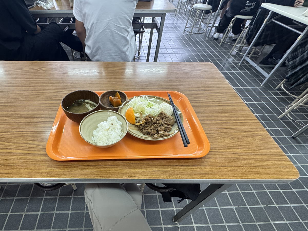 阪南高校の生徒にまざって「学食」たべてきた。美味しいって評判の食堂【すみつーグルメ】